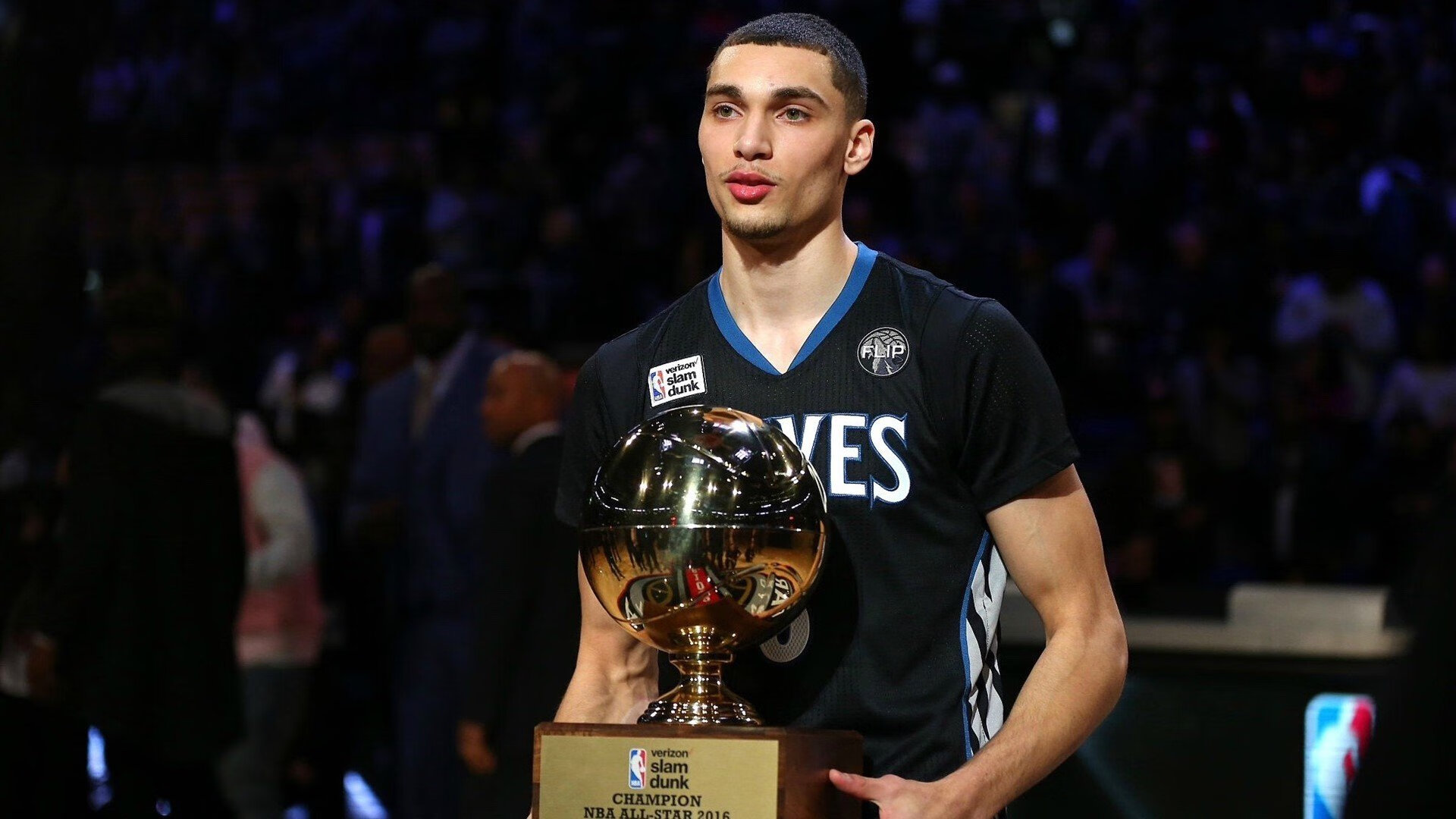 萨博尼斯24+13字母哥26+11+8 国王险胜雄鹿，萨博尼斯 nba